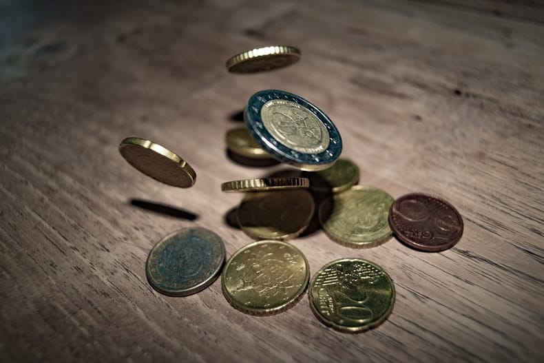 monety na stole